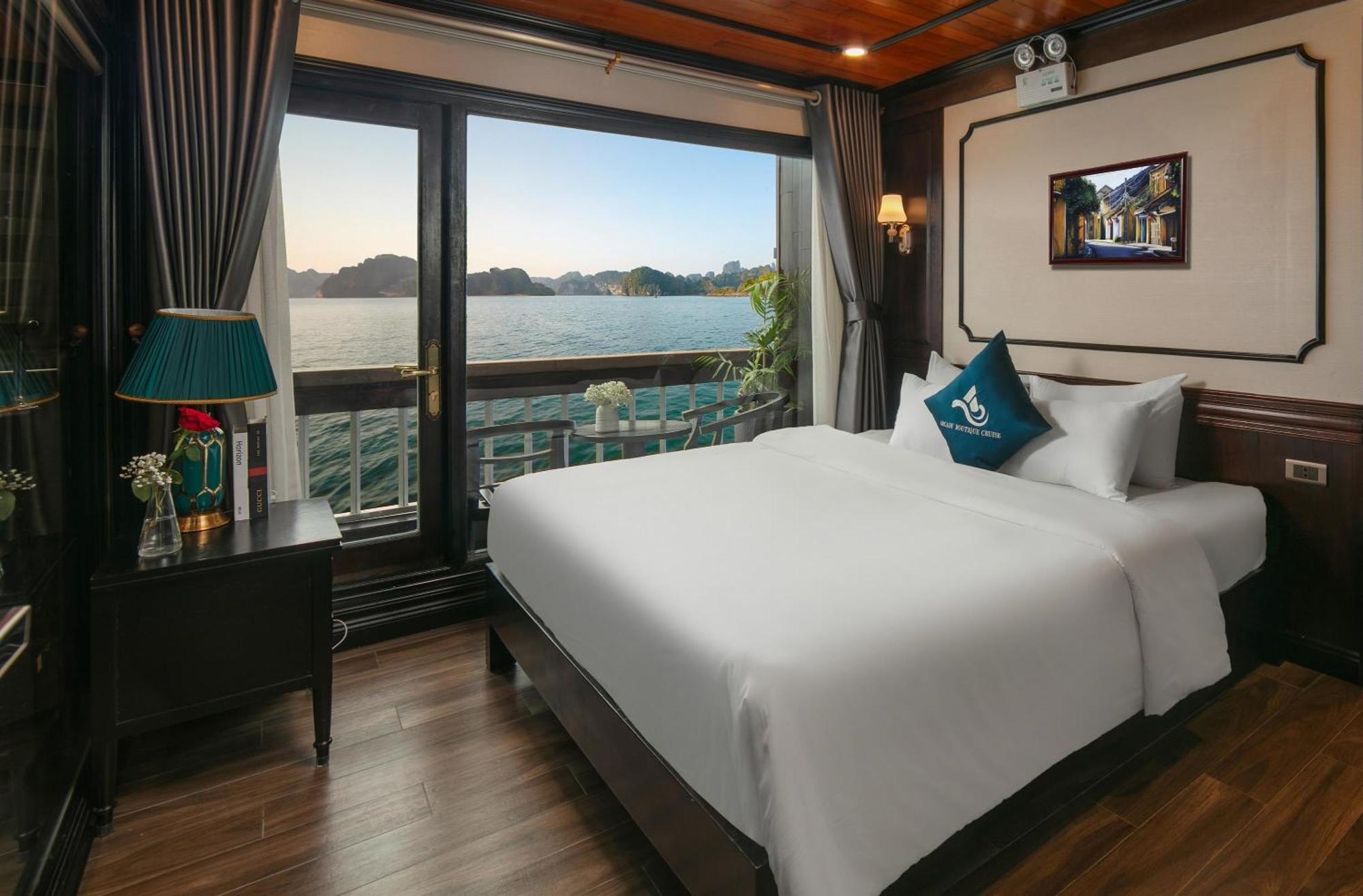 Arcady Cruise Botel *
